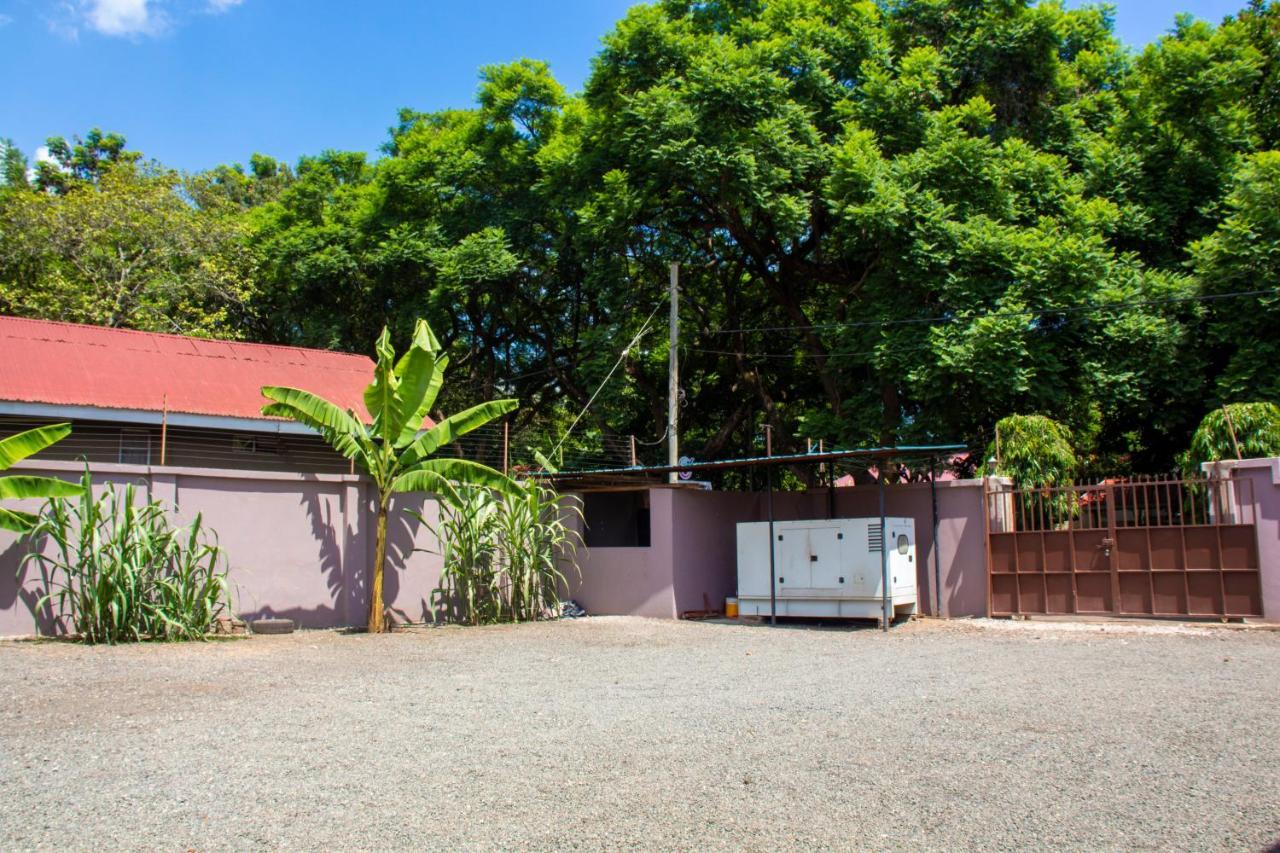 Lush Garden Business Hotel Arusha Exterior foto